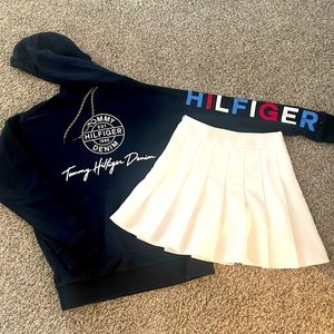 Hilfiger sweatshirt and white pleated skirt outfit size xxs,